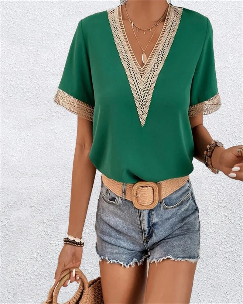 Tereza | Modna koronkowa koszulka z dekoltem w kształcie V