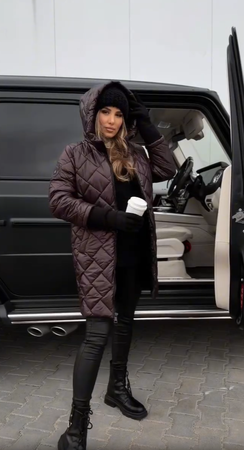 Monika | Elegancka pikowana kurtka puchowa z kapturem