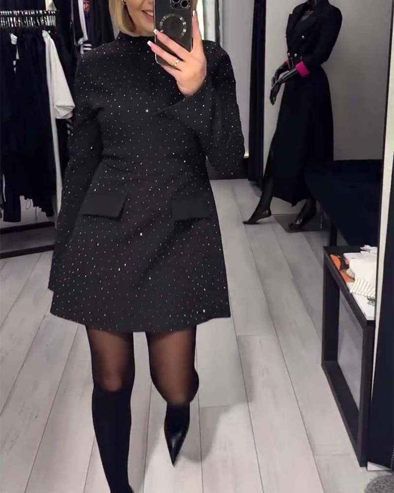 Lidia | Elegancka mała czarna z subtelnym połyskiem